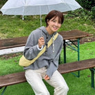 셀린느 후드티 2Y468670Q 착용 이미지