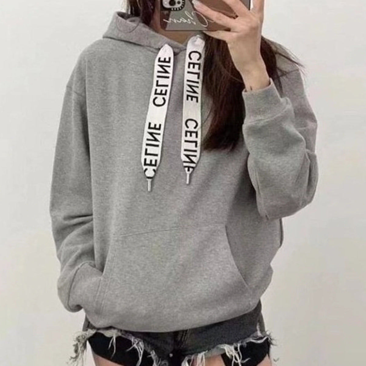 셀린느 후드티 2Y468670Q 착용 이미지