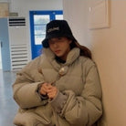 셀린느 로고 버킷햇 착용 이미지