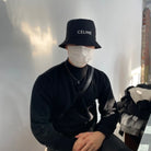 셀린느 로고 버킷햇 착용 이미지