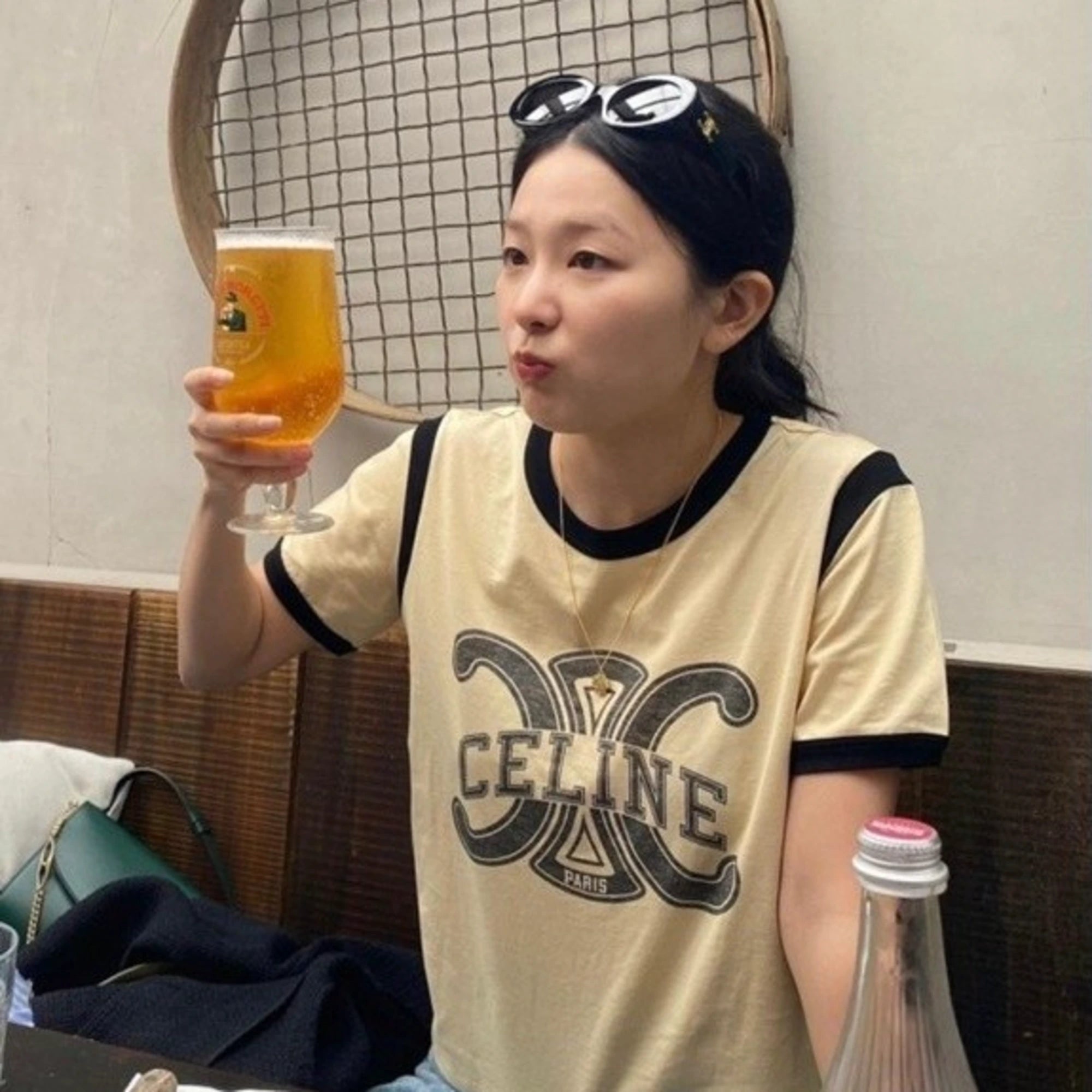 셀린느 트리옹프 01 선글라스 착용 이미지