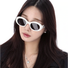 셀린느 트리옹프 01 선글라스 착용 이미지