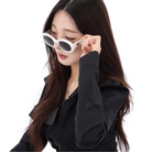 셀린느 트리옹프 01 선글라스 착용 이미지
