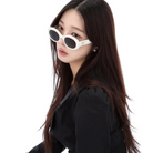 셀린느 트리옹프 01 선글라스 착용 이미지