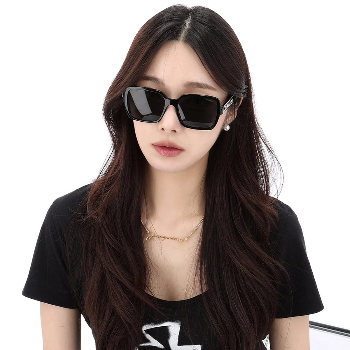 샤넬 레터링 스퀘어 선글라스 A71305 착용 이미지