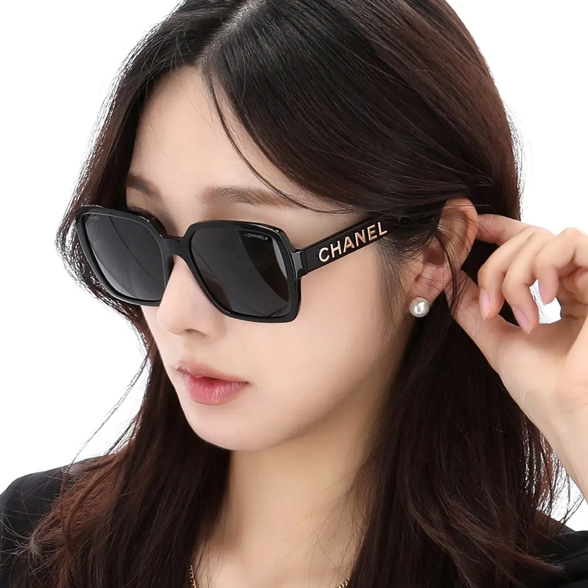 샤넬 레터링 스퀘어 선글라스 A71305 착용 이미지