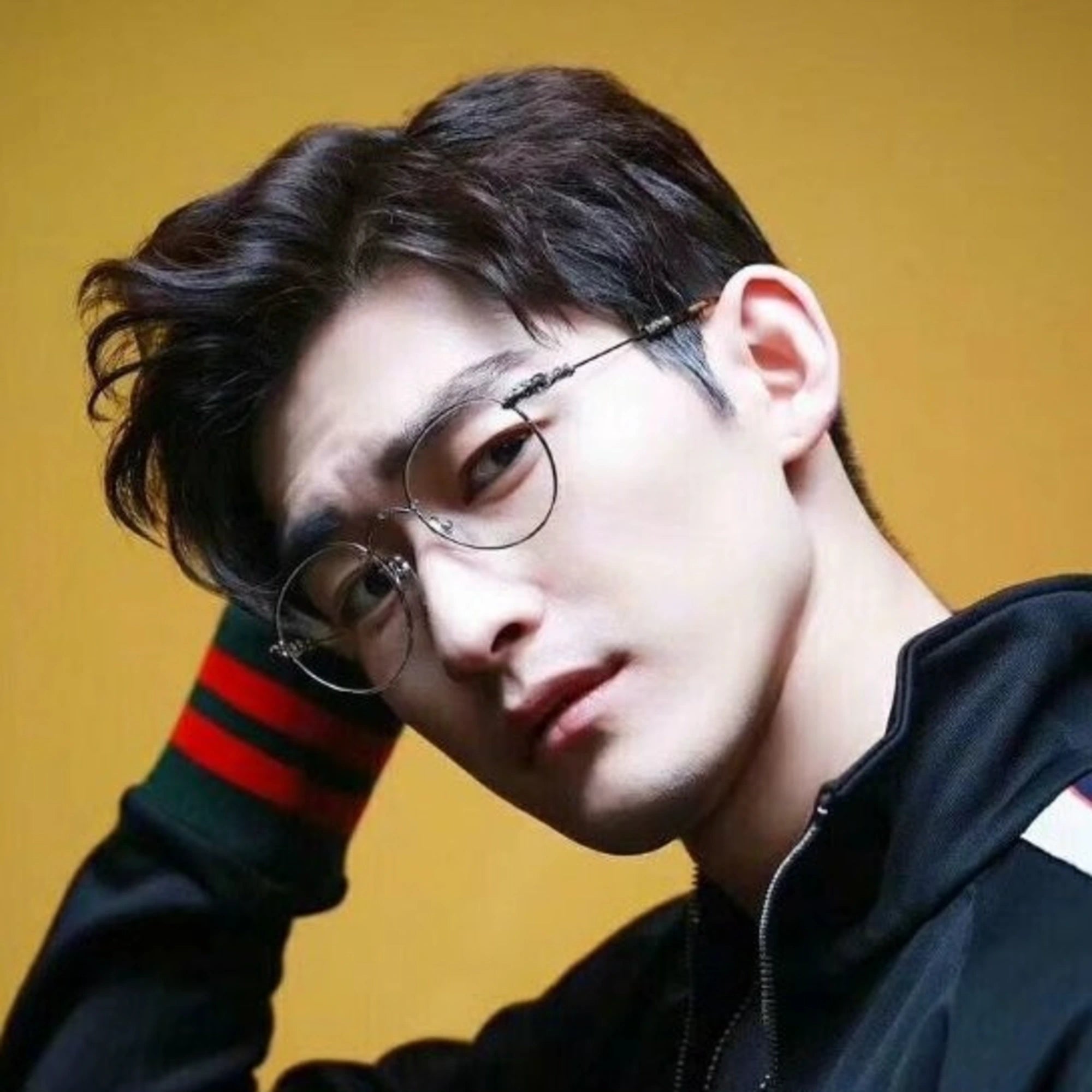 크롬하츠 부바 안경 착용 이미지