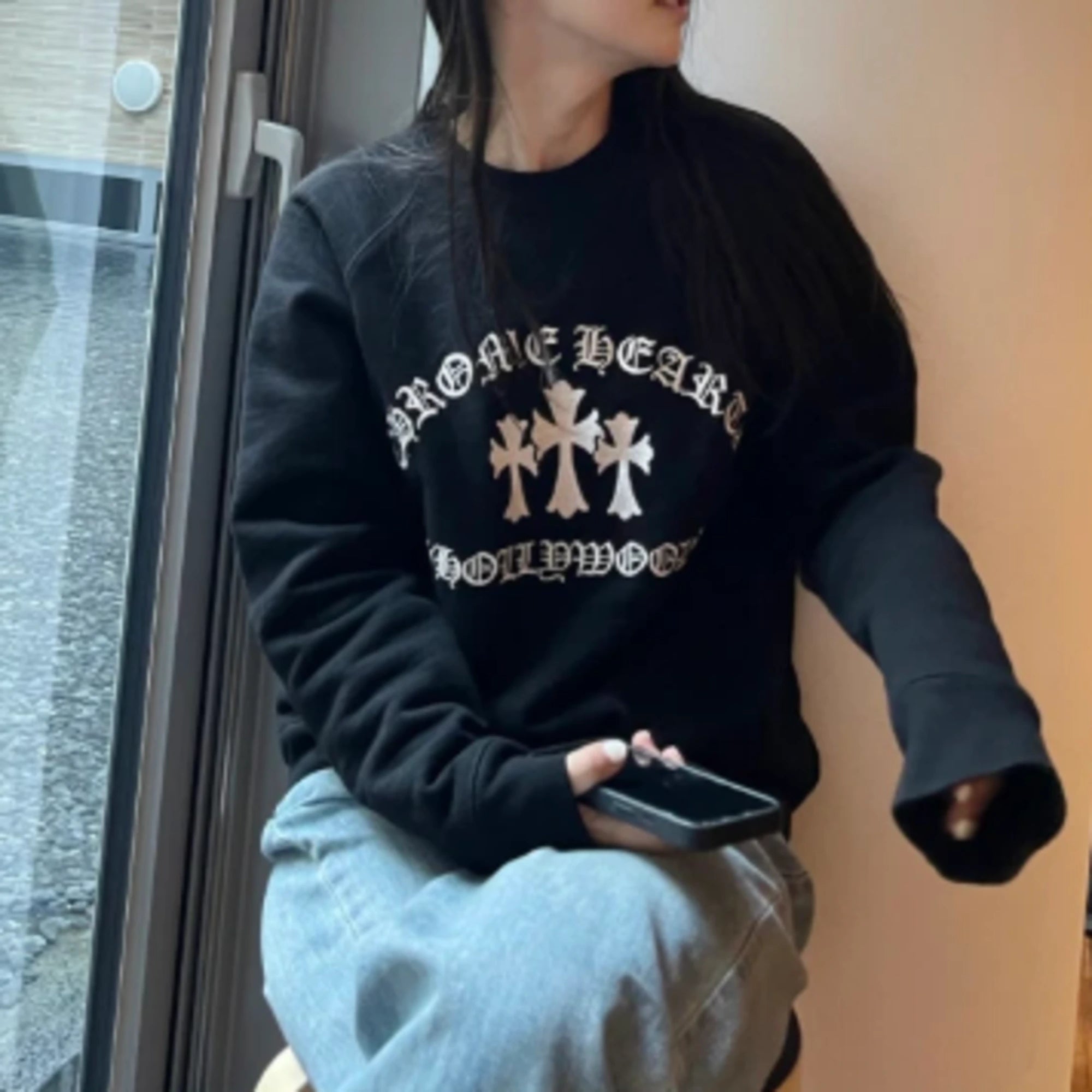 크롬하츠 세메터리 헐리우드 맨투맨 착용 이미지