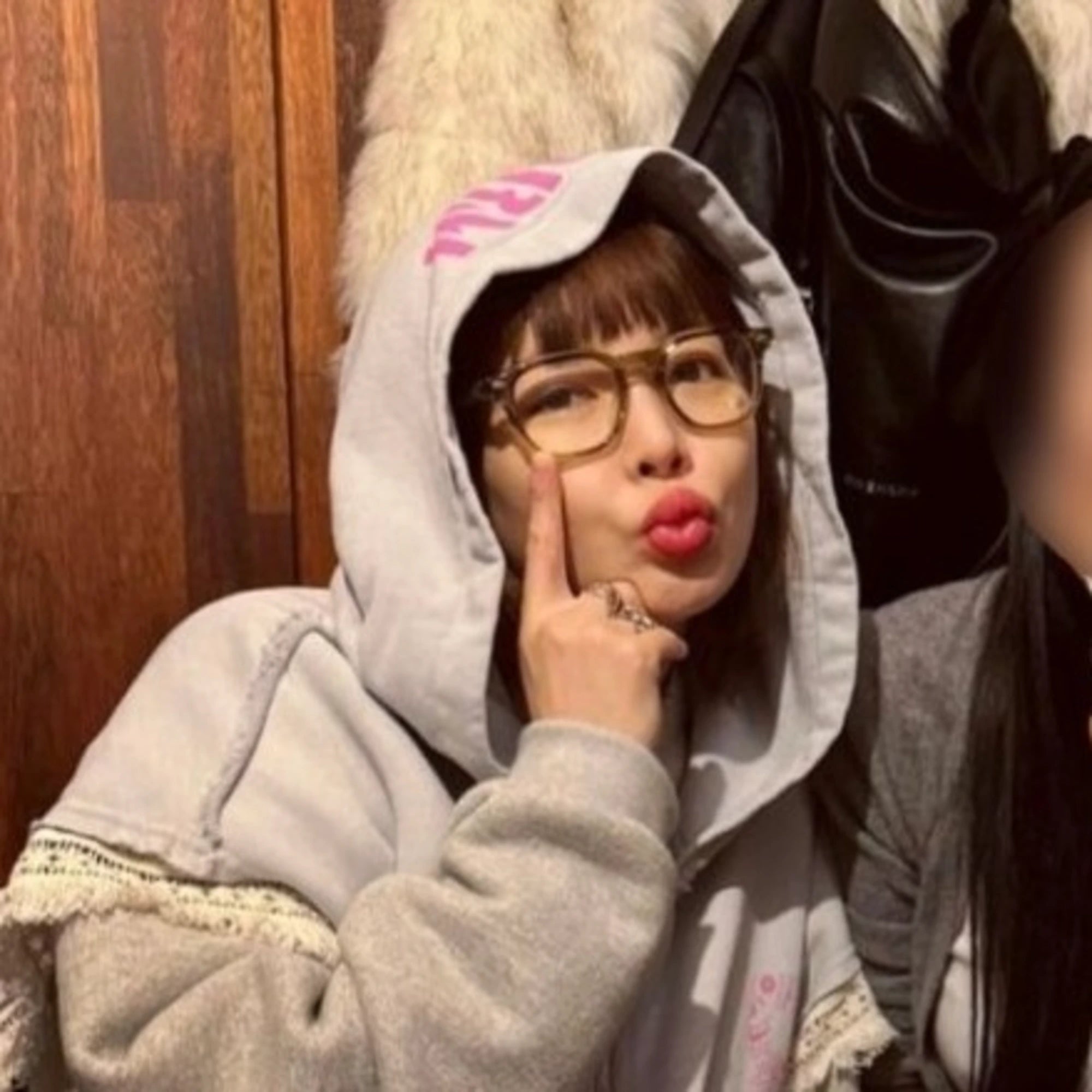 크롬하츠 첩 첩 안경 착용 이미지