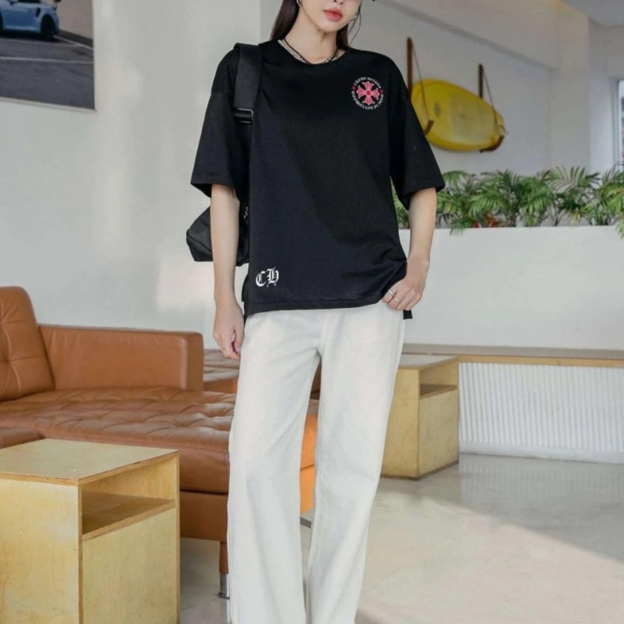크롬하츠 메이드 인 할리우드 플러스 크로스 반팔 티셔츠 착용 이미지