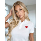 꼼데가르송 레드 하트 폴로 반팔 티셔츠 착용 이미지