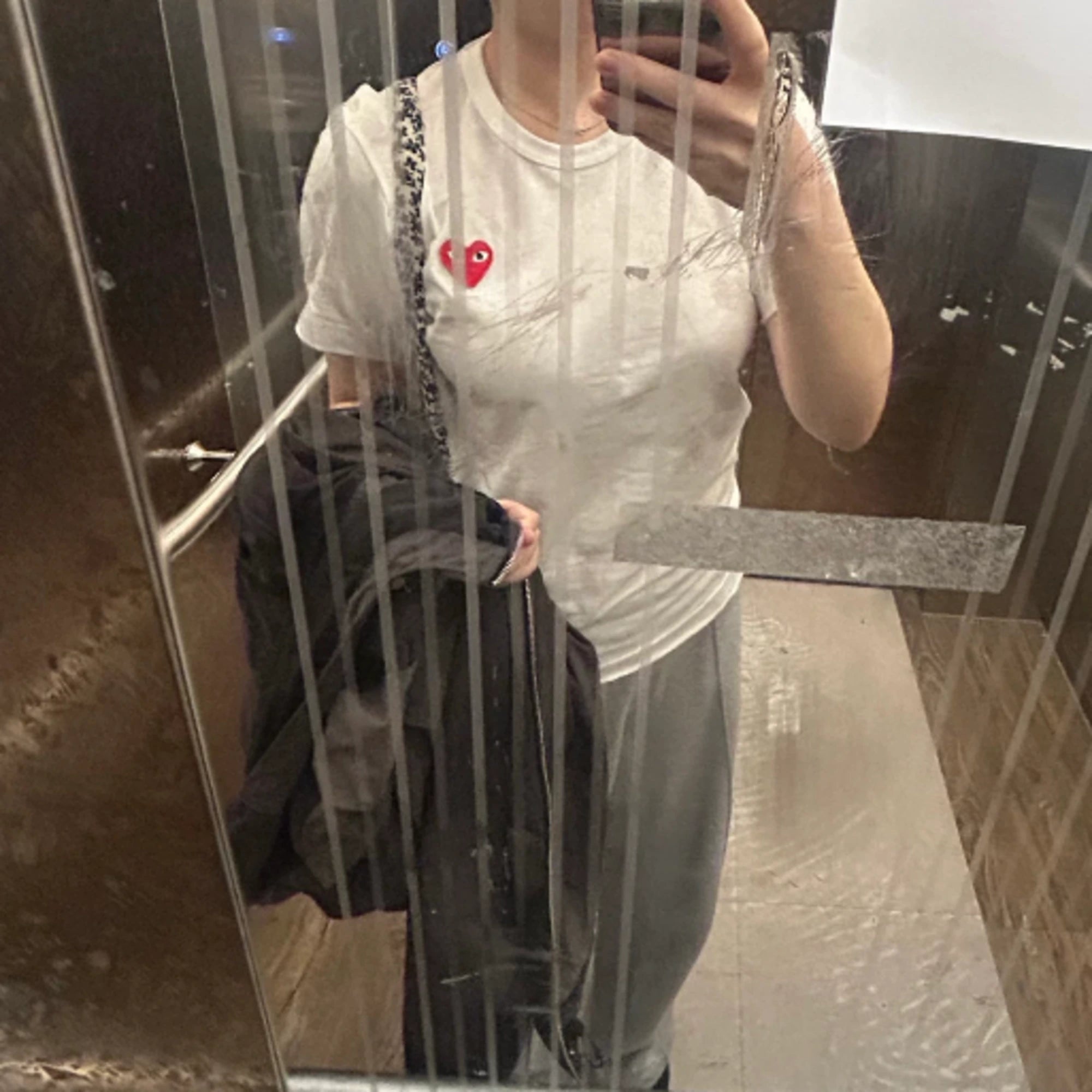 꼼데가르송 와펜 반팔 티셔츠 착용 이미지