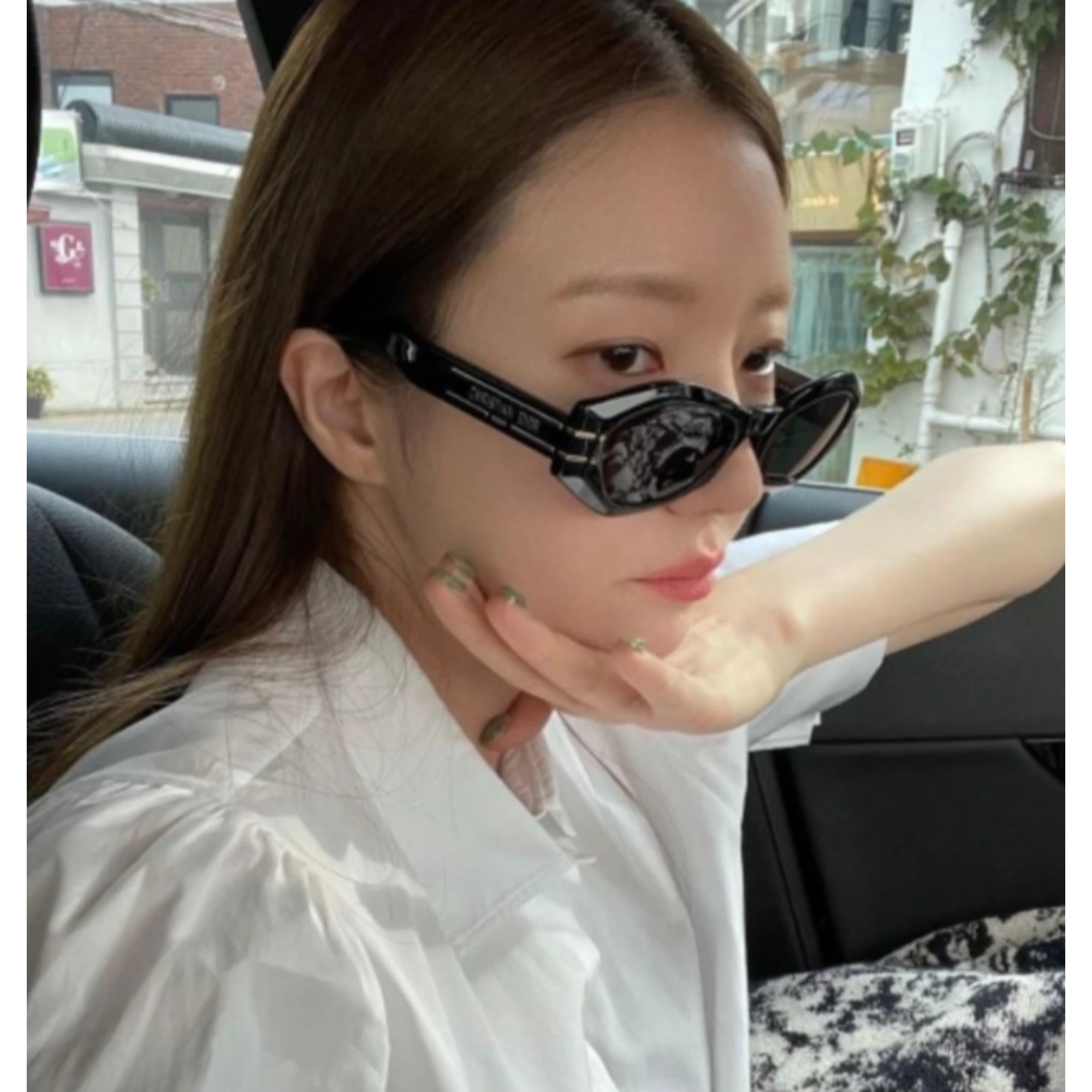 디올 버터플라이 B1U 선글라스 착용 이미지