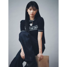 디올 스타 로고 반팔 스웨터 착용 이미지