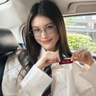 젠틀몬스터 아토믹 02 선글라스 착용 이미지