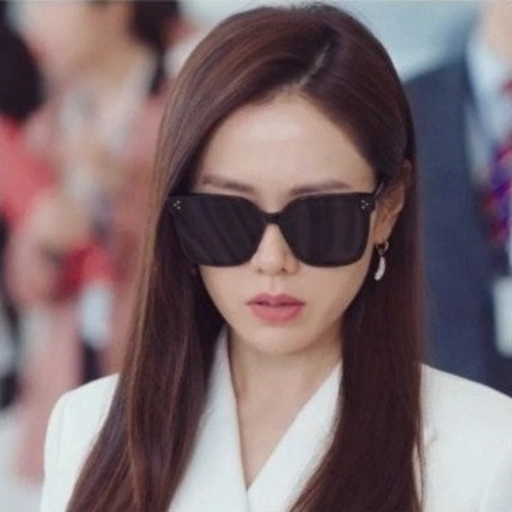 젠틀몬스터 허 01 선글라스 착용 이미지