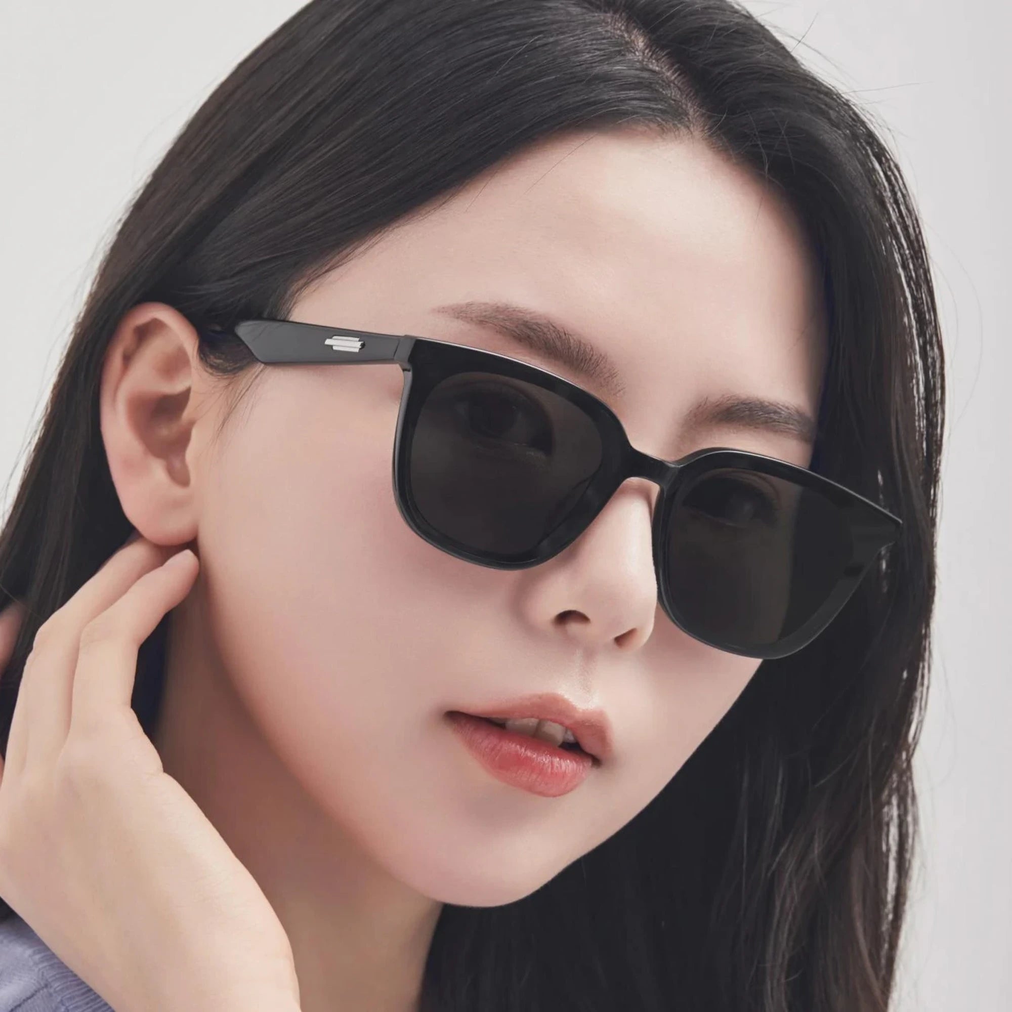 젠틀몬스터 릴리트 선글라스 착용 이미지