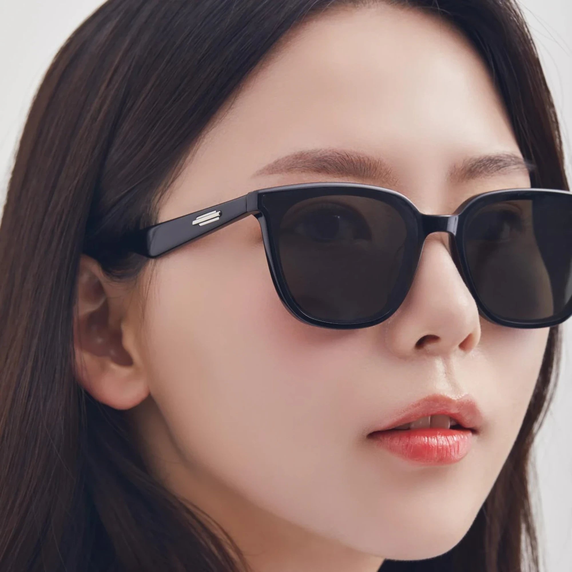 젠틀몬스터 릴리트 선글라스 착용 이미지