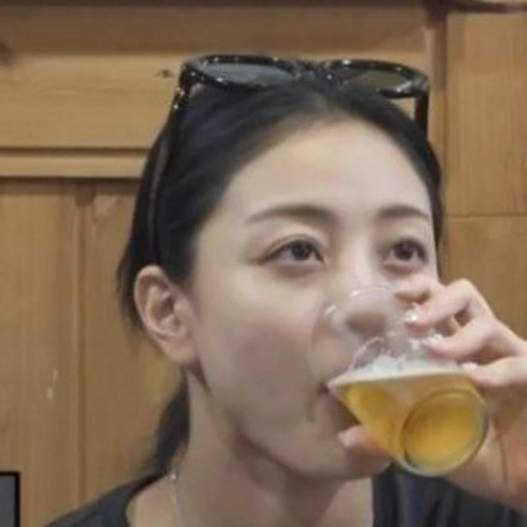 젠틀몬스터 이브01 선글라스 착용 이미지