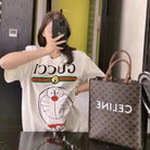 구찌 X 도라에몽 시그니처 로고 반팔 티셔츠 착용 이미지