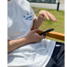 아이앱 스튜디오 도쿄 반팔 티셔츠 착용 이미지
