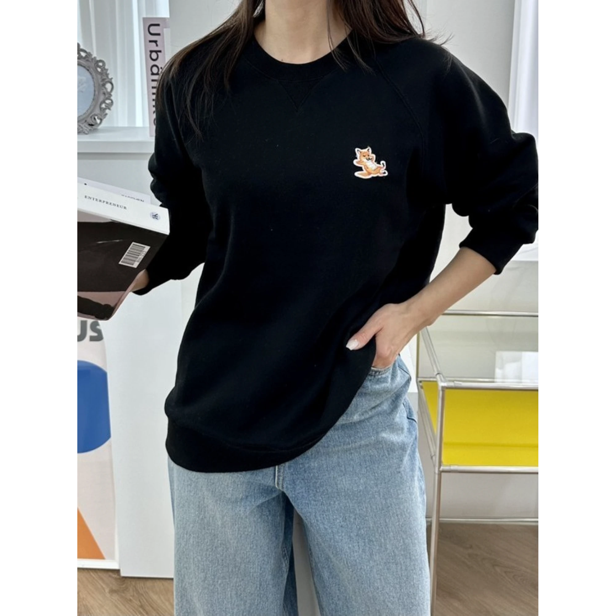 메종키츠네 칠랙스 맨투맨 착용 이미지