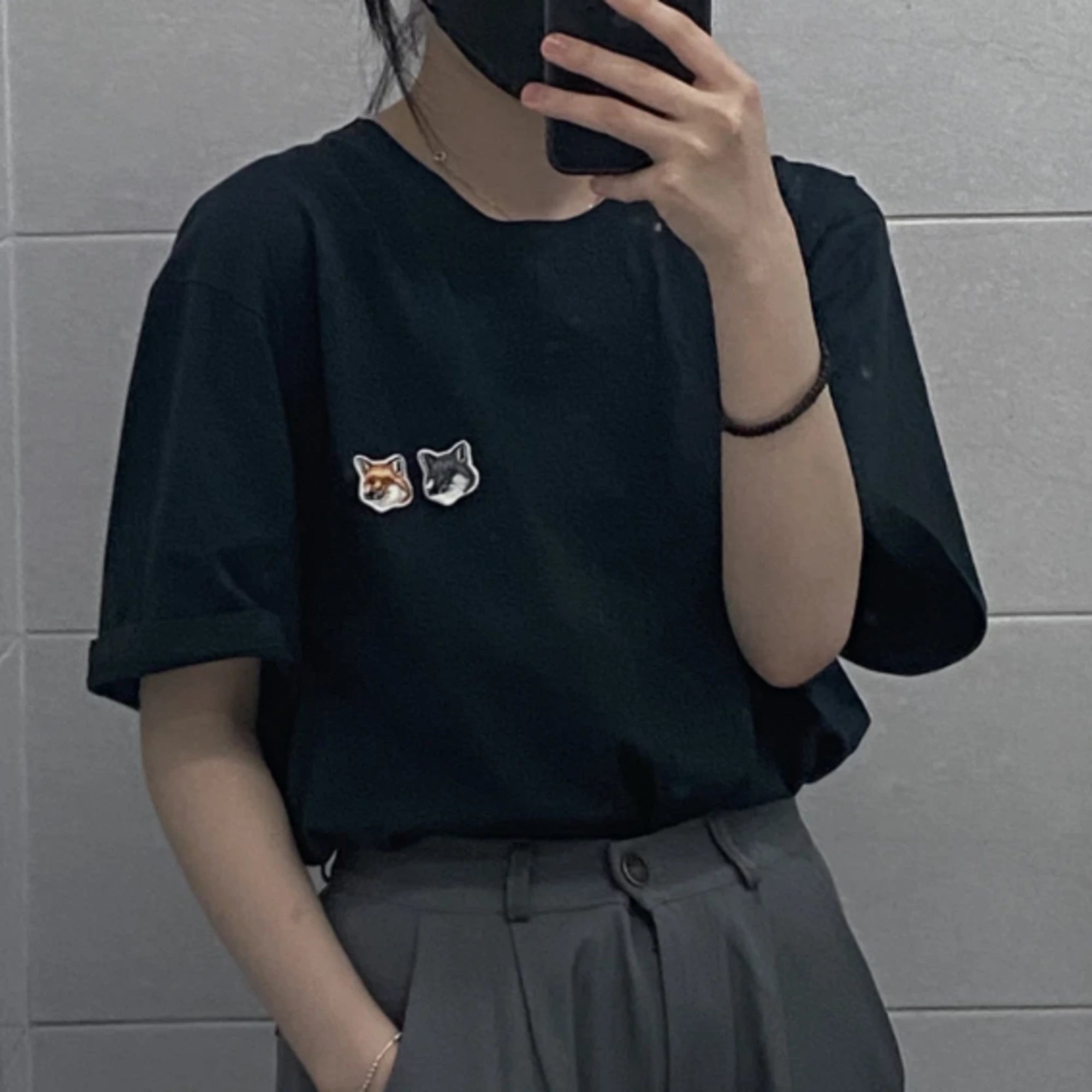 메종키츠네 더블 폭스헤드 반팔 티셔츠 BU00103KJ0008 착용 이미지