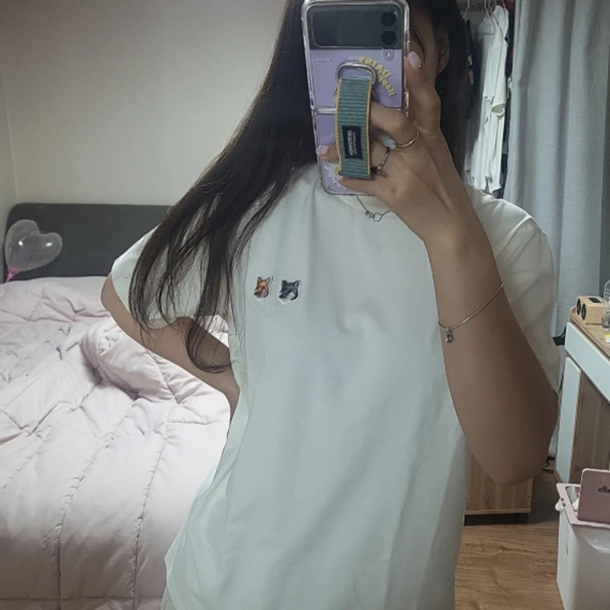 메종키츠네 더블 폭스헤드 반팔 티셔츠 BU00103KJ0008 착용 이미지