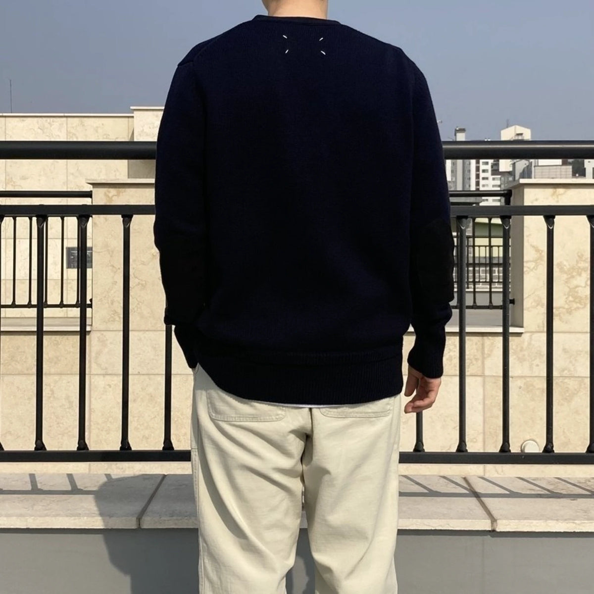 메종 마르지엘라 엘보 패치 가디건 착용 이미지