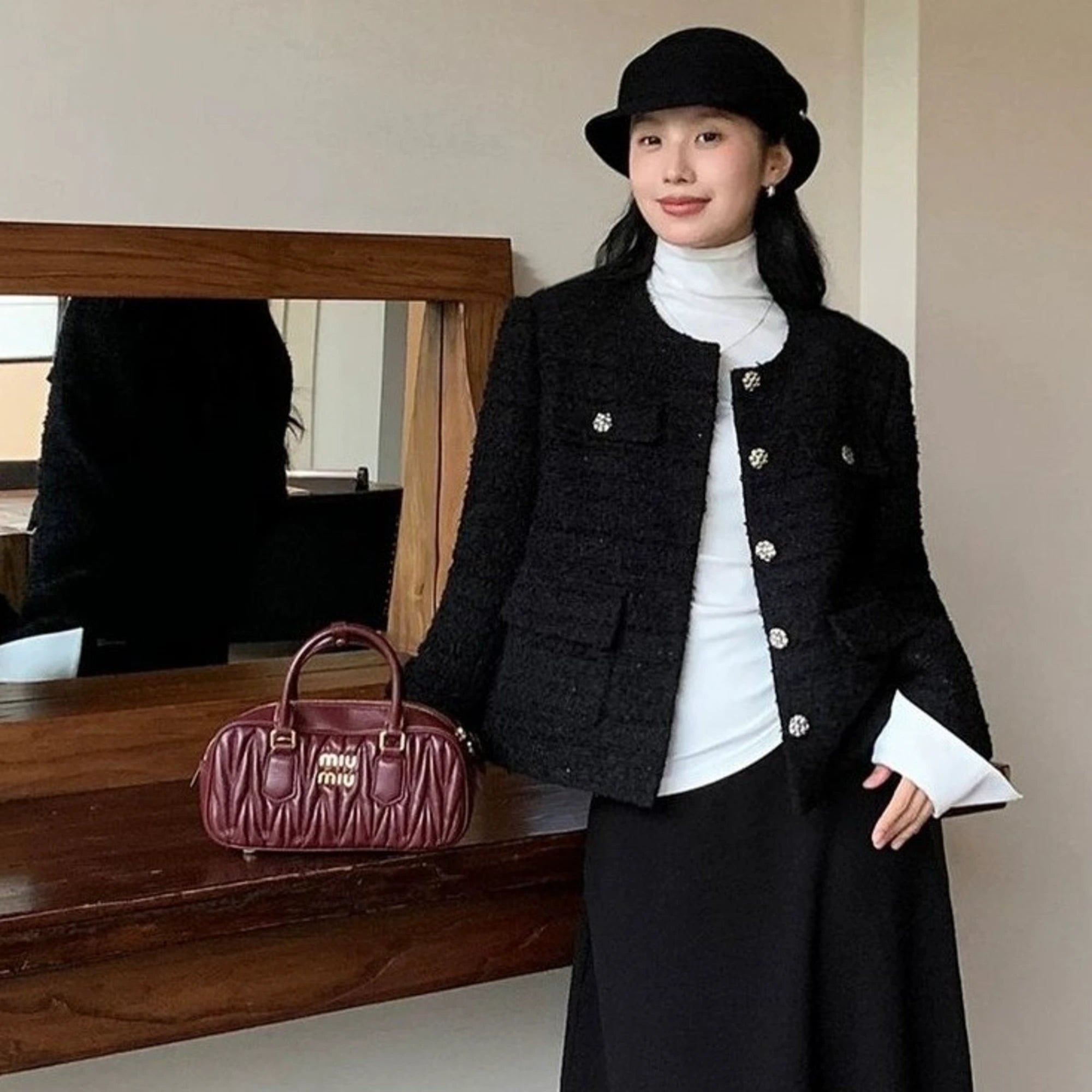 미우미우 아르카디 마테라쎄 나파 가죽 백 5BB142