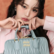 미우미우 아르카디 마테라쎄 나파 가죽 백 5BB142