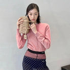 미우미우 가디건 MMF787 착용 이미지