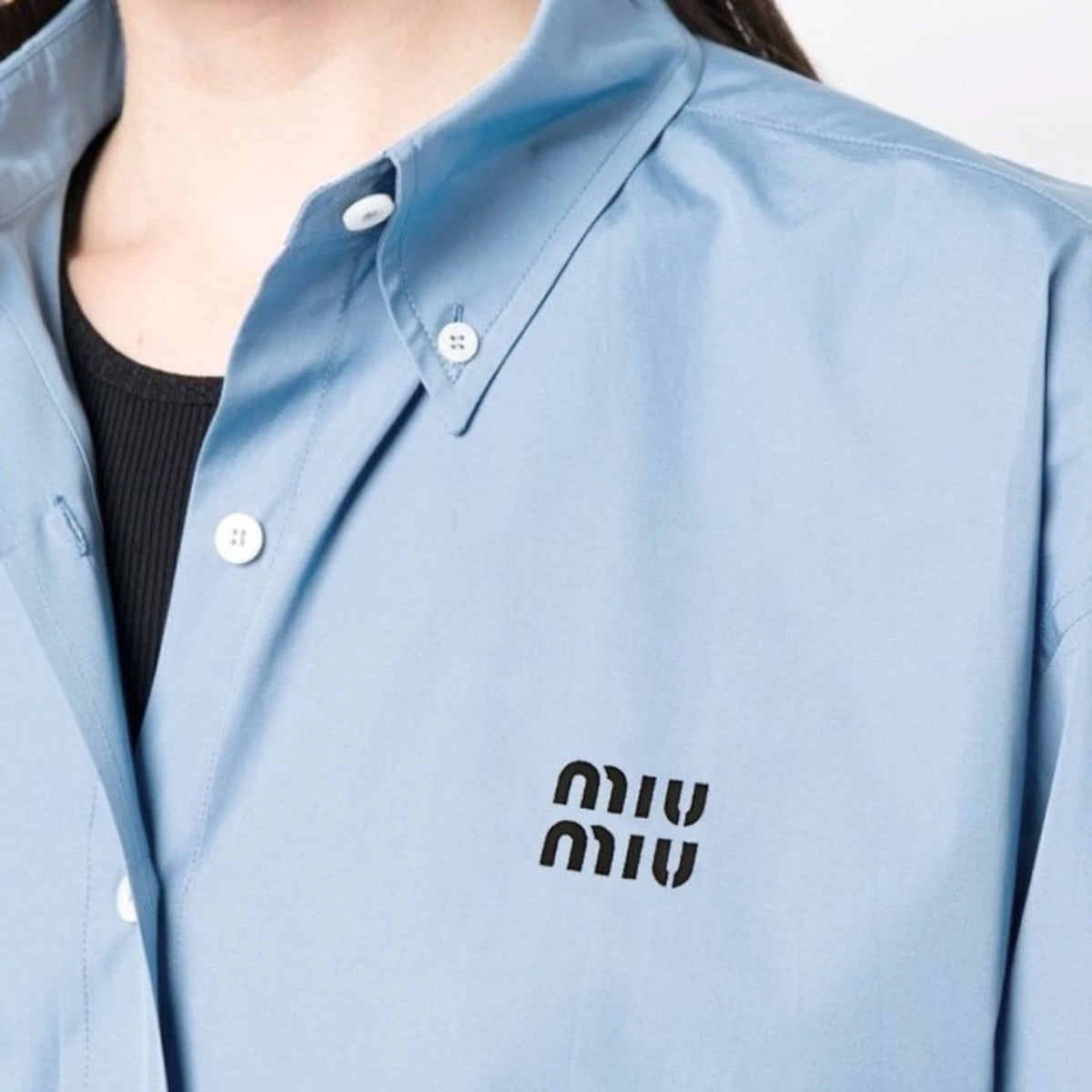 미우미우 셔츠 MK1657 착용 이미지