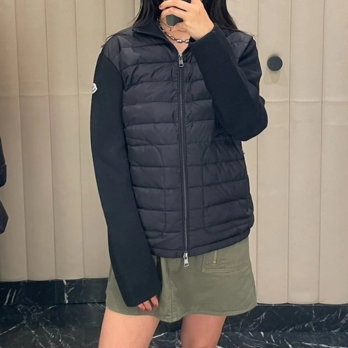 몽클레르 패딩 집업 가디건 착용 이미지