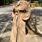 몽클레르 스티비덴 트렌치 코트 착용 이미지