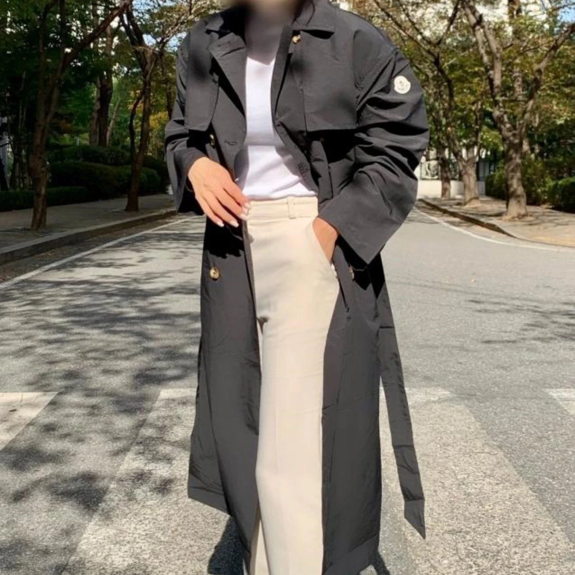 몽클레어 스티비덴 트렌치 코트 착용 이미지