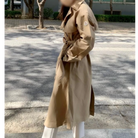 몽클레어 스티비덴 트렌치 코트 착용 이미지