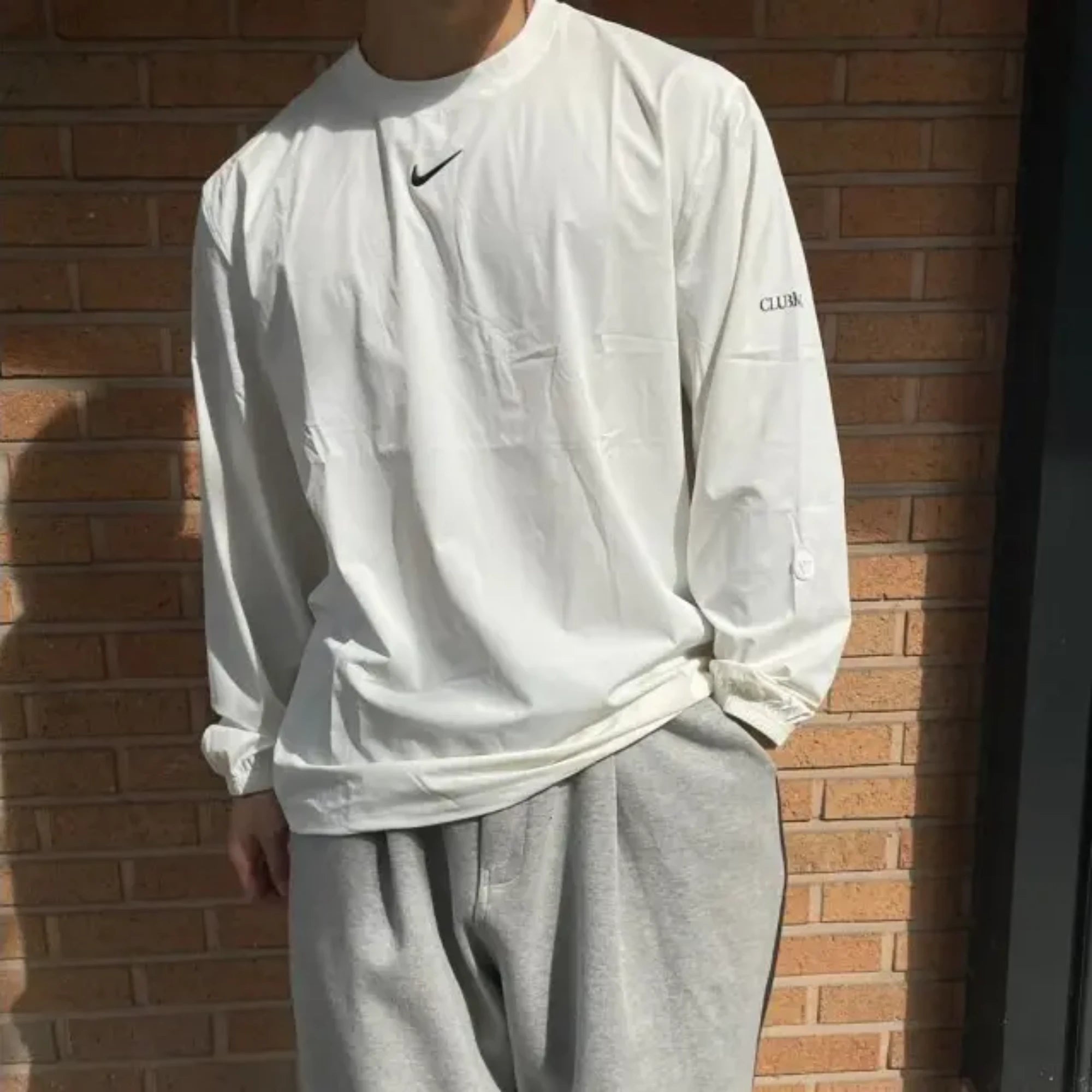 나이키 X 드레이크 녹타 골프 크루넥 탑 착용 이미지