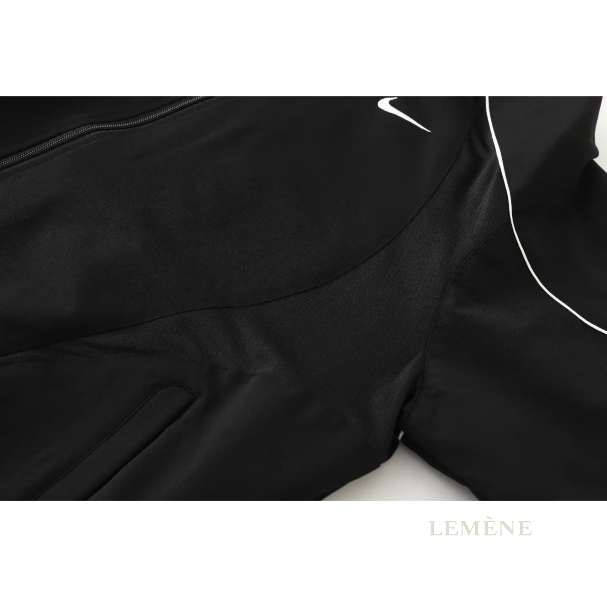 나이키 X 슈프림 트랙 자켓 디테일 이미지