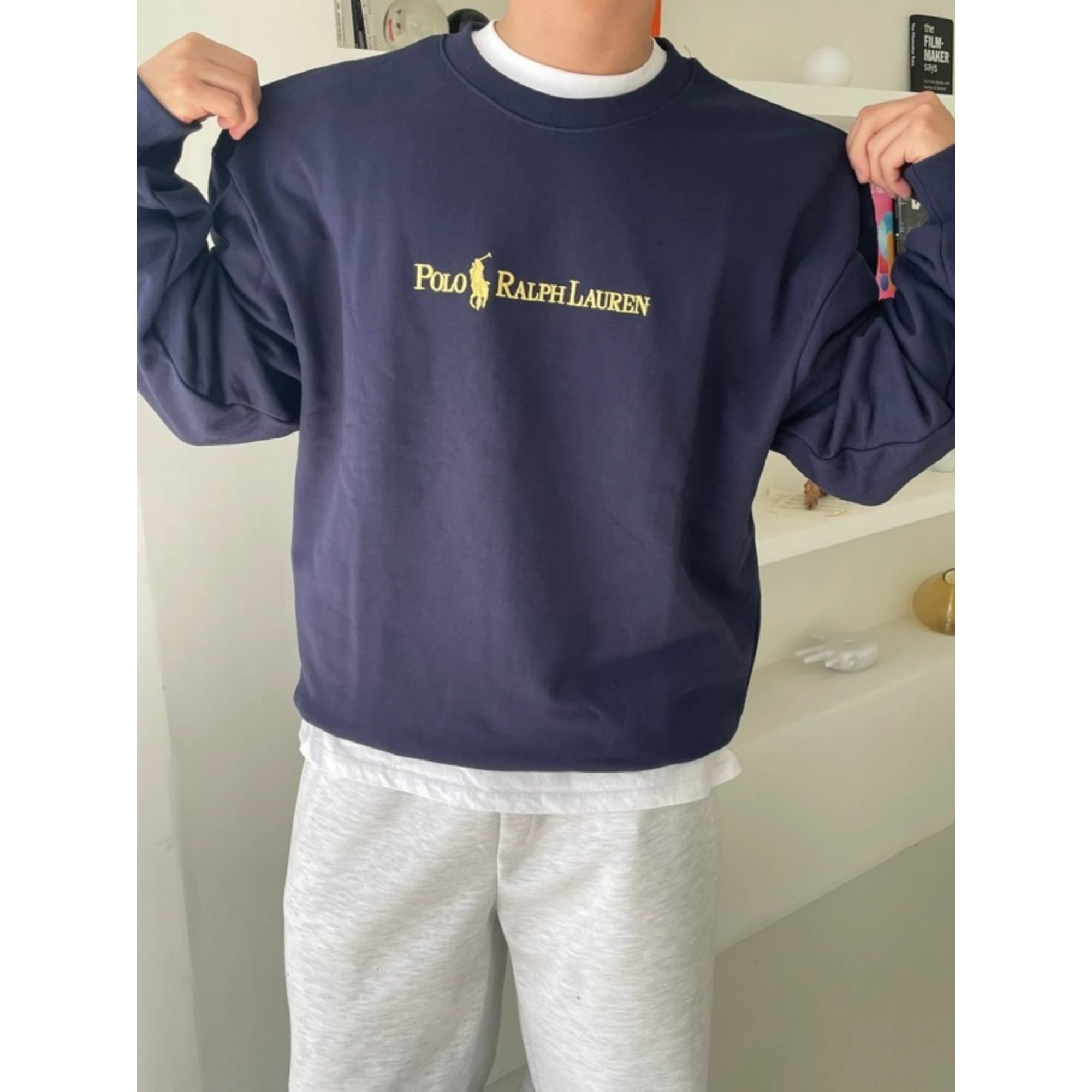폴로 랄프로렌 포 크림 로고 맨투맨 착용 이미지