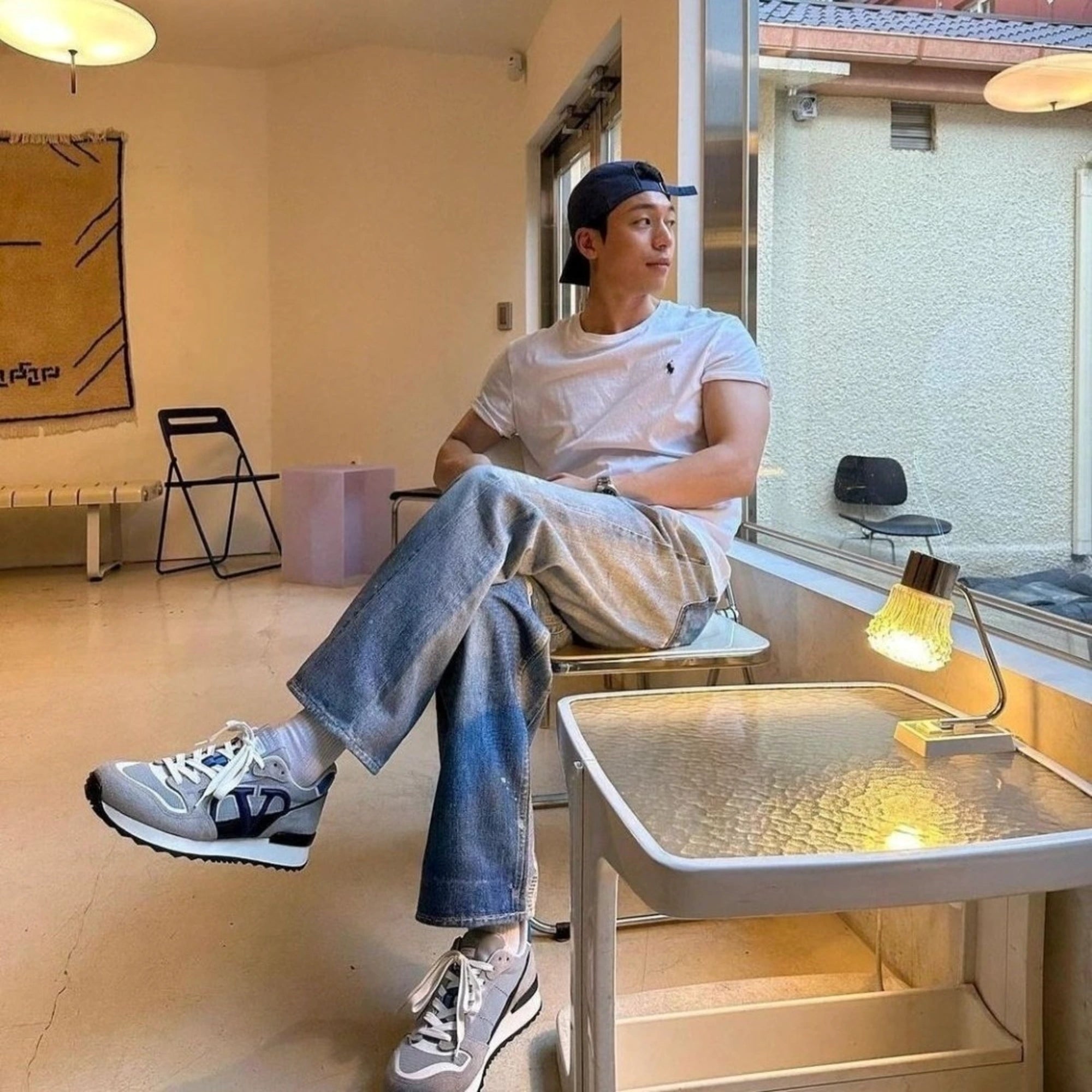 폴로 랄프로렌 로고 반팔 티셔츠 착용 이미지