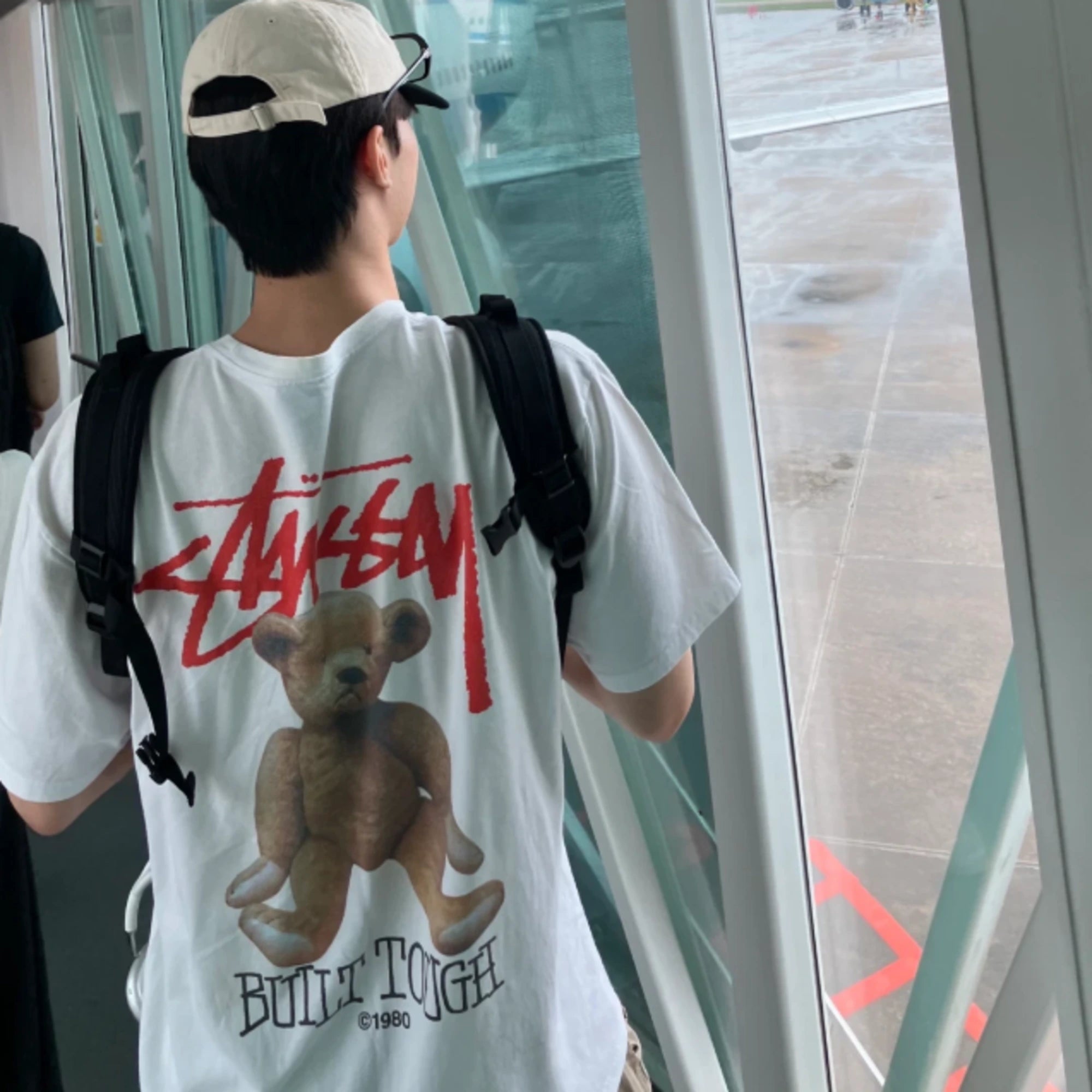 스투시 빌트 터프 오버핏 반팔 티셔츠 착용 이미지