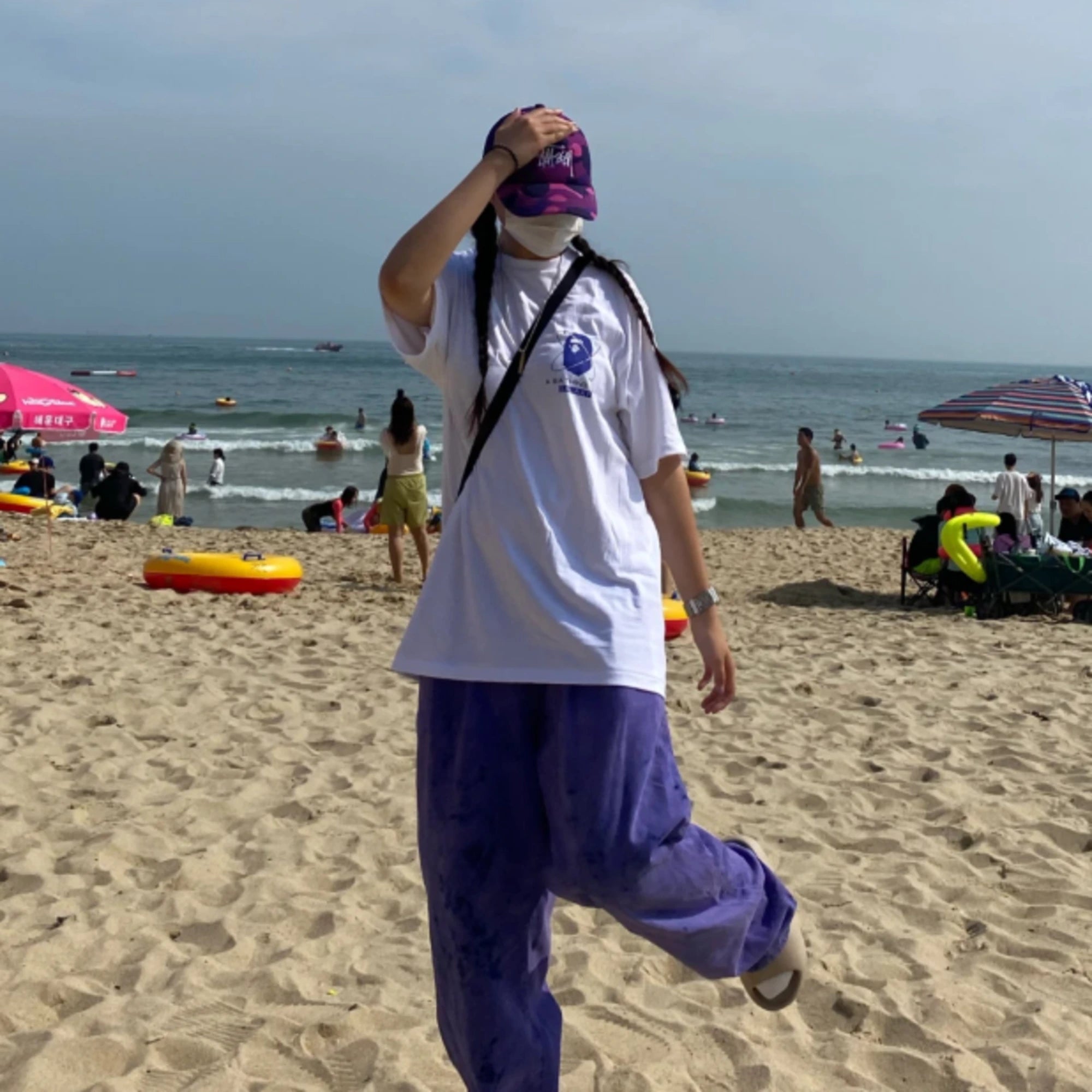 스투시 X 베이프 트러커캡 착용 이미지