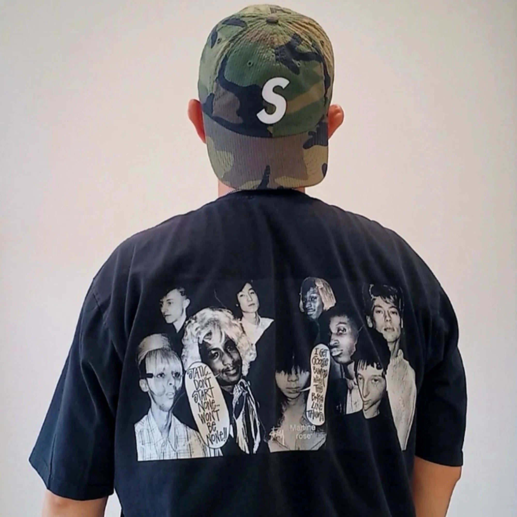 스투시 X 마틴 로즈 콜라주 반팔 티셔츠 착용 이미지