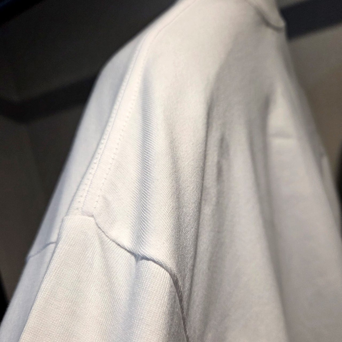 슈프림 박스로고 긴팔 티셔츠 디테일 이미지