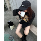 슈프림 인사이드 아웃 맨투맨 착용 이미지