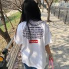 슈프림 플레이 데드 오버핏 반팔 티셔츠 착용 이미지