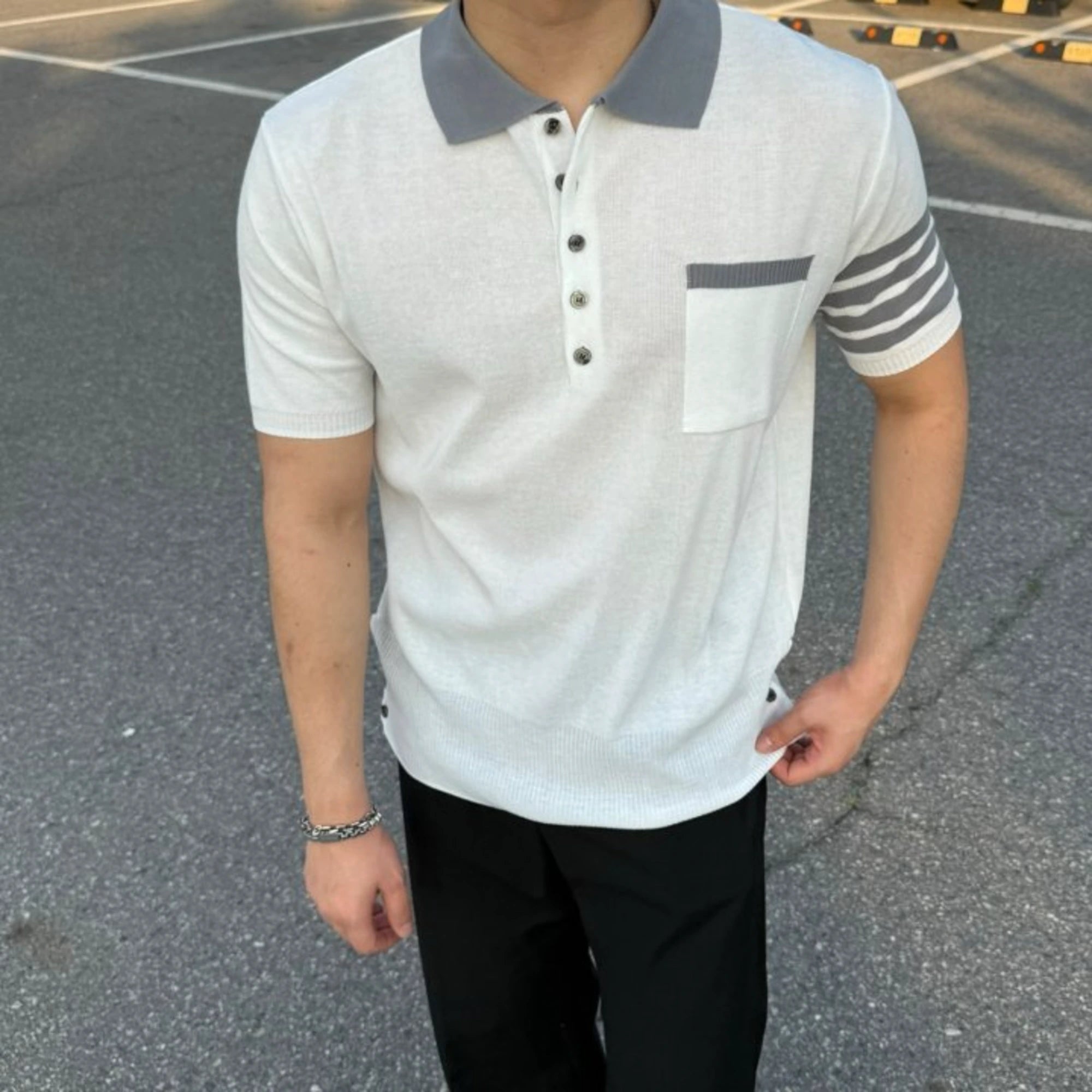 톰 브라운 헥터 폴로 반팔 티셔츠 착용 이미지