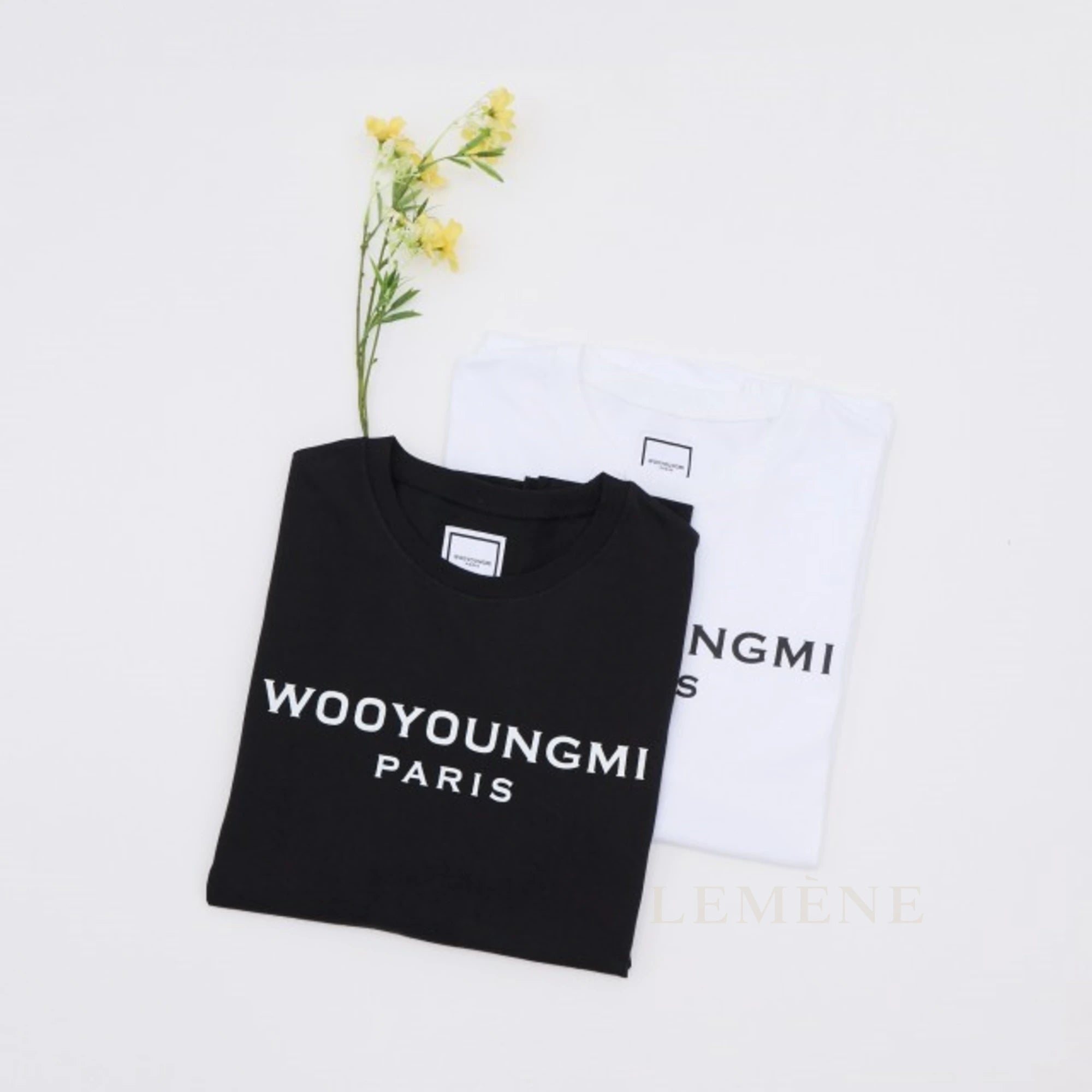 우영미 프론트 로고 반팔 티셔츠 디테일 이미지