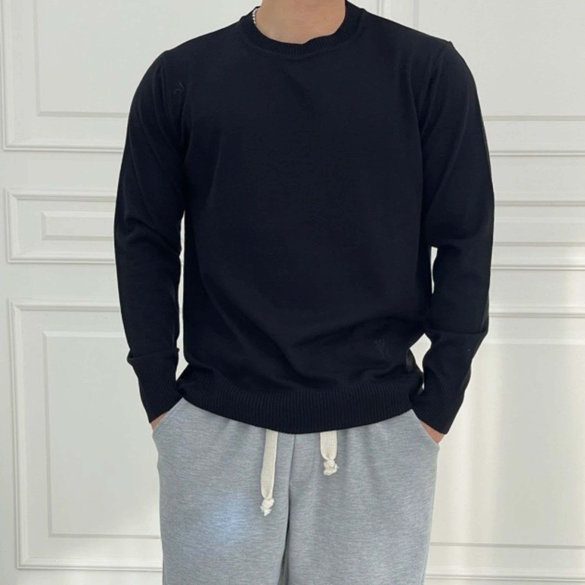 우영미 롱슬리브 스웨터 착용 이미지